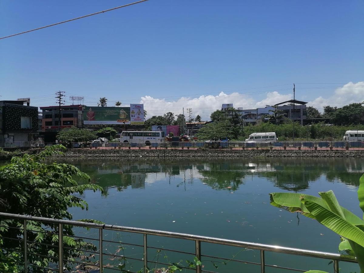 Queens Residency Thrissur Экстерьер фото