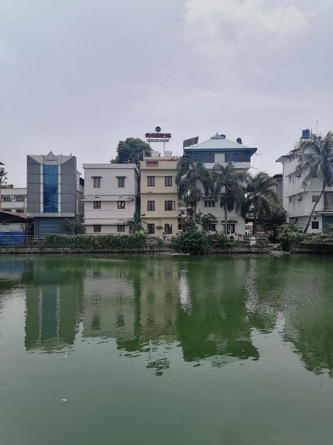 Queens Residency Thrissur Экстерьер фото